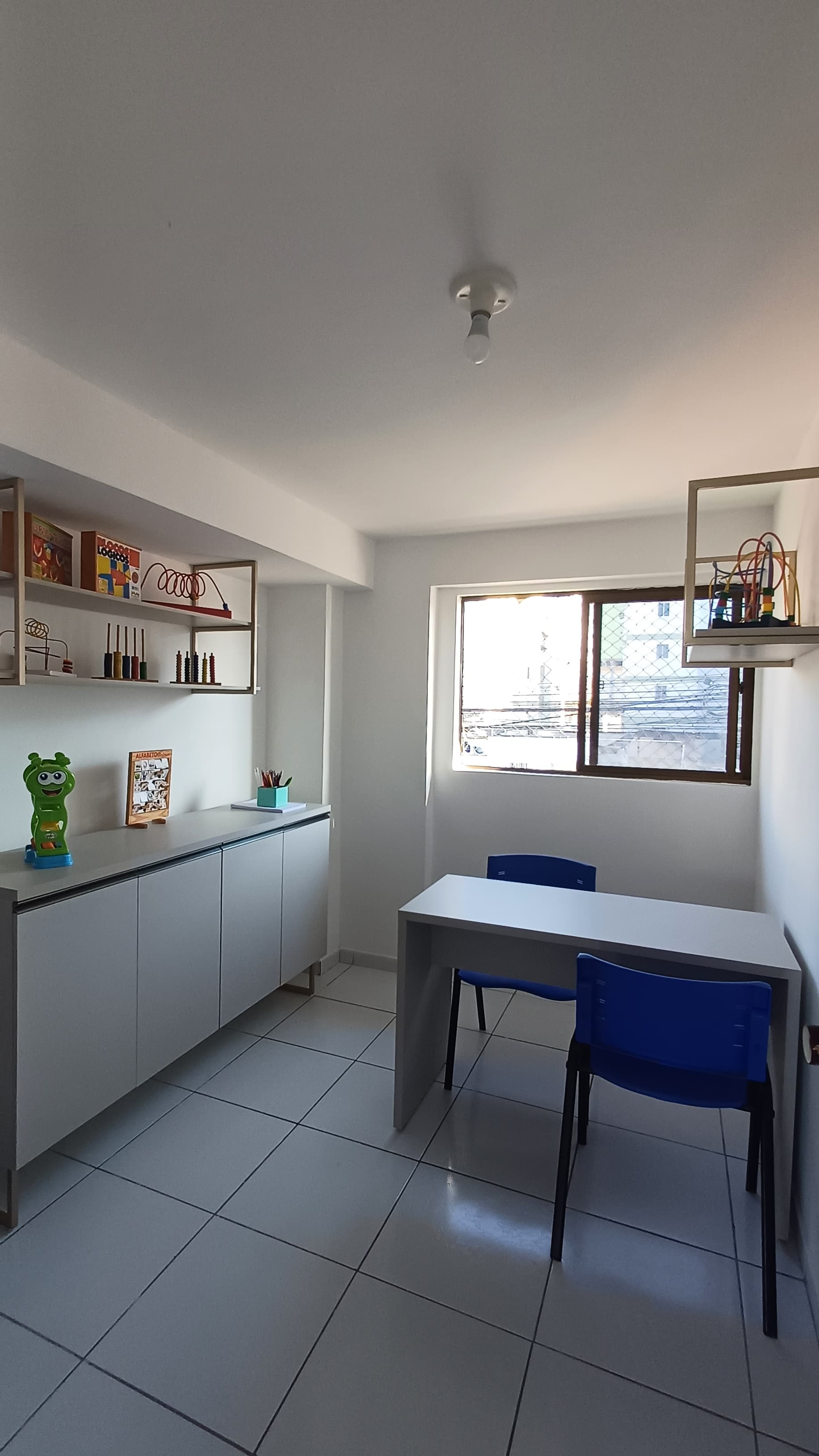 Vista geral da sala de atendimento